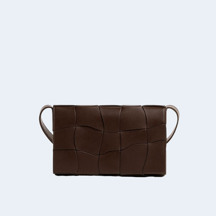 보테가 베네타 라이트 브라운 카세트백